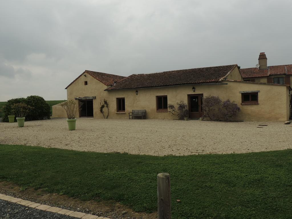 Hôtel Le Mas d'Anjou à Tigné Extérieur photo